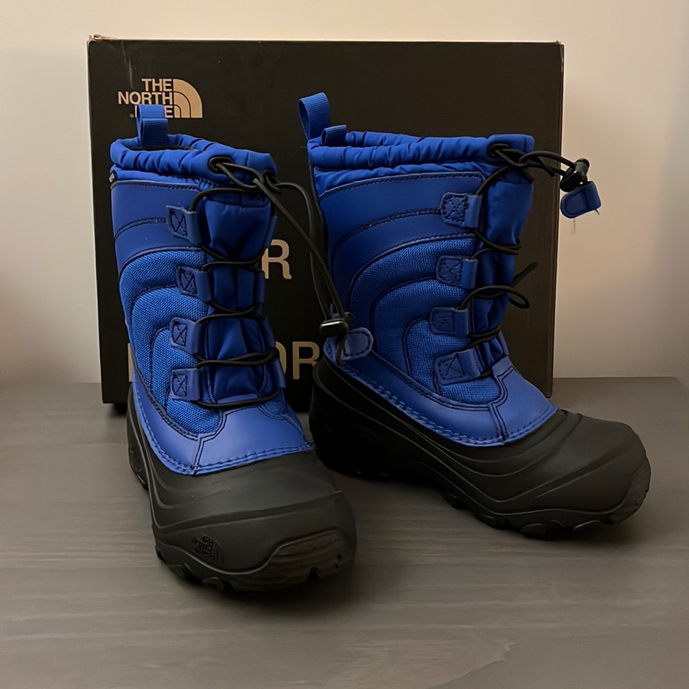 The North Face Alpenglow IV snow boots